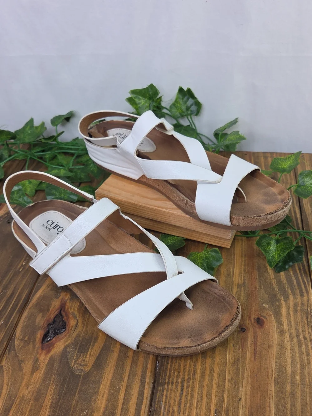 Euro Soft by Sofft. White Flip Flop Sandal. Size 8M - Picture 1 of 8